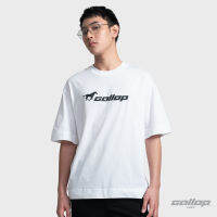 GALLOP : Mens Wear เสื้อ OVER SIZE T-Shirt พิมพ์ลาย Graphic รุ่น ตัดต่อหลัง GT9135 สี Off-White - ขาว