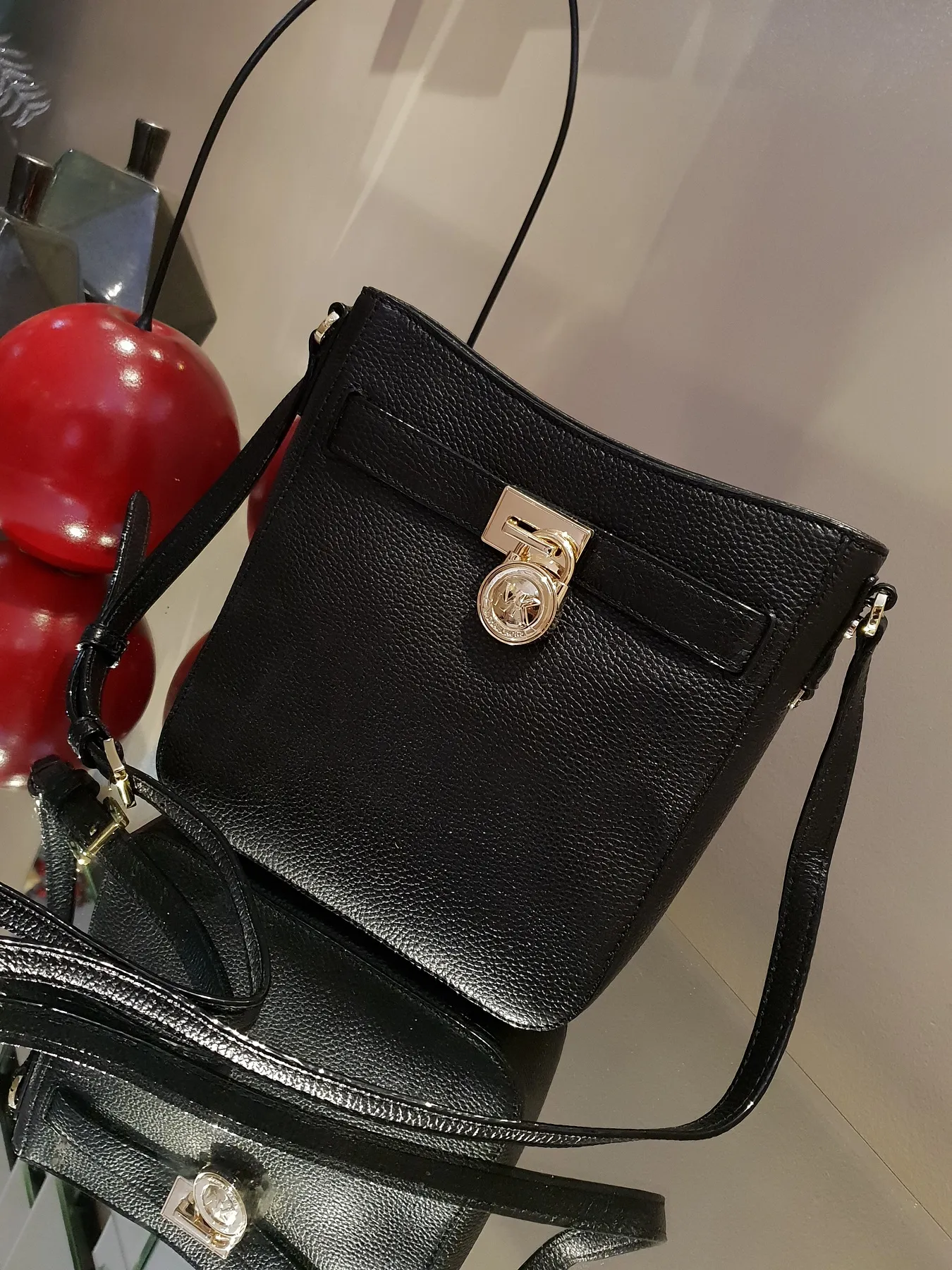 Original Michael Kors Hamilton Leather Crossbody Bag with Padlock Design -  Black | Lazada PH
