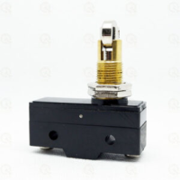 LIMIT SWITCH Z-15GQ21-B SPDT, พิกัดกระแส 15 A, ขั้วต่อสกรู (M4)