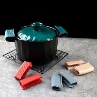 Oven Microwave Gloves Anti Hot Hand Clip Grip Silicone Pot Rack Cover Pot Gloves Pot Handle Cover Grip Kitchen Tools