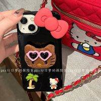 {Doudou Plush} Y2K ตุ๊กตาตัวการ์ตูนน่ารักๆลาย Hello Kittys เคสโทรศัพท์ห่วงว่ายน้ำ Iphone 14 13/1412/11Pro เปลือกนุ่มฉากยึดปกป้องของเล่นเด็กผู้หญิง