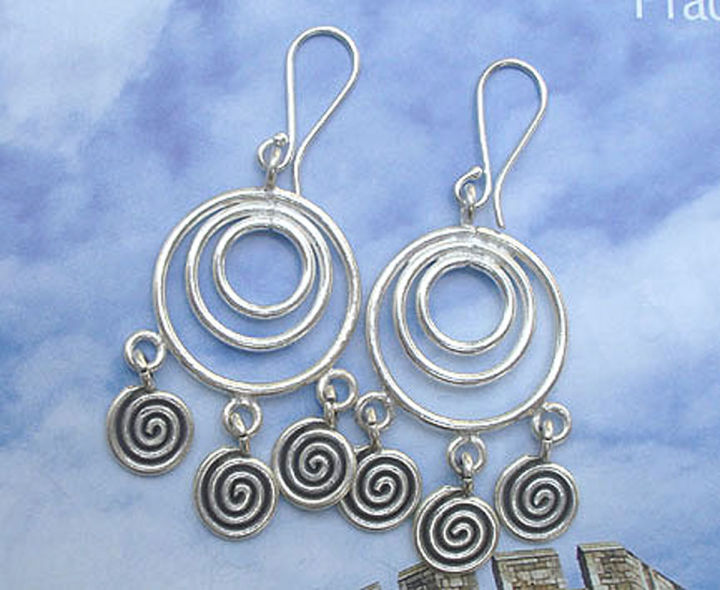 earrings-karen-hill-tribe-silver-pure-handmade-nice-ห้อยสวยงาม-ของฝาก-สวมใส่เก่-สวยงาม-ตำหูเงินกระเหรี่ยงทำจากมือชาวเขางานฝีมือ-ของฝากชาวต่างชาติชอบมาก