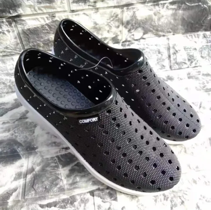New Crocs swim shoes Beach Hole Rubber Shoes Flip-flops for men's All Black  | Lazada PH
