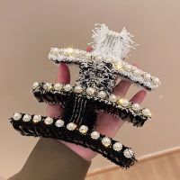 [COD] South Koreas Dongdaemun diamond-encrusted pearl flower hair clip autumn and winter fashion dish shark retro bath accessories