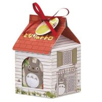 DFE ผ้าเช็ดมือ กล่องรูปบ้าน &amp; ผืนเล็ก My Neighbor Totoro ขนาดผ้า 25 x 25 ซม. ขนาดกล่อง 9 x 9 x 15.5 ซม. ผ้าขนหนู  ผ้าเอนกประสงค์