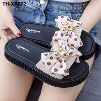 Thick-soled slippers women go out high-end simple foreign style super soft high-value sponge cake bottom waterproof non-slip mute sandals and slippers