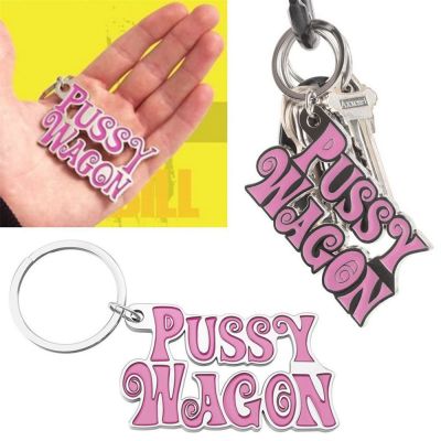 พวงกุญแจ Pussy Wagon สำหรับเจ้าสาว Beatrix คิดโด้ตัวอักษรสีชมพู