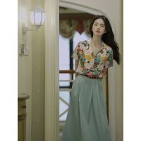 Spot parcel post R Hong Kong Style Womens Summer chic Skirt Two-Piece Set Temperament 2023 New Year Salt Style Floral Dress