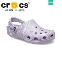 ♟☾ crocs แท้ Classic Marbled Clog รองเท้าแตะ ลายหินอ่อน สีม่วง สไตล์คลาสสิก เหมาะกับเดินชายหาด