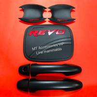 Revo รีโว้ เบ้ากันรอยทรงกลม ครอบมือจับรุ่นมือเว้าปุ่มกด ครอบฝาถังน้ำมัน สำหรับรถตัวสูงเท่านั้น เบ้ากลมสีดำโลโก้แดง รุ่นCAB