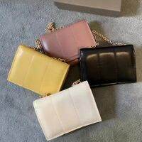 2022CNK new style charlesˉ and keithˉ6-10770534 coin bag hand carry short wallet ladies with gift box