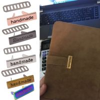 【LZ】⊙  Etiquetas de metal para roupas artesanais etiquetas para roupas diy feito à mão com letras para costura