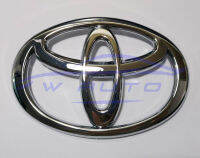 (1 ชิ้น) TOYOTA LOGO โลโก้ ชุบโครเมี่ยม โครเมี่ยม ติดกระจังหน้า หน้ากระจัง โตโยต้า วีโก้ ขนาด 16 x 11 เซนติเมตร โตโยต้าวีโก้ โลโก้ติดกระจังหน้ารถ