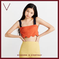 VICKS Scallop Cropped Top  เสื้อตัวสั้น ตกแต่งชายโค้ง