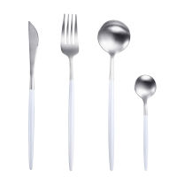 อาหารเย็นสีขาวเครื่องเงินชุดช้อนส้อม304สแตนเลสหรูหราอาหารค่ำ D Ropshipping Flatware บ้านส้อมช้อนมีดครัว