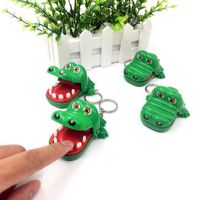 【CW】 New bite finger crocodile toy spoof decompression keychain creative gift mobile phone bag pendant