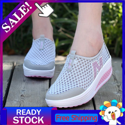 *2023 รองเท้าผ้าใบสำหรับผู้หญิงแฟชั่นระบายอากาศที่เรียบง่ายผ้าเน็ตเพิ่มความสูงรองเท้าสบายสบาย ๆ รองเท้ากีฬา