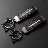 Car Carbon Fiber Leather Keychain Horseshoe Buckle Jewelry for Jeep Grand Cherokee Renegade Wrangler Car KeyChain Accessories