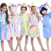 [Xiaoli clothing] สาวเสื้อคลุมอาบน้ำคลุมด้วยผ้า Kigurumi สายรุ้งยูนิคอร์นอะนิเมะการ์ตูนผ้าขนหนูชายหาดเด็ก39; S ชุดนอนเด็กเด็กเสื้อคลุมอาบน้ำชุดนอนเด็ก