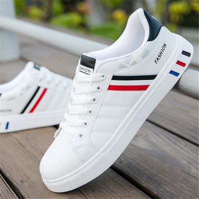 รองเท้าผ้าใบลำลองผู้ชายShoes for Men New Fashion Breathable Canvas Mens Casual Shoes Trend Stitching Campus Mens Sports Shoes รองเท้าผู้ชายฤดูใบไม้ร่วง 2021 ใหม่กีฬาและการพักผ่อนรองเท้าผู้ชายรองเท้าอินเทรนด์แนวโน้มป่ารองเท้าสีขาวขนาดเล็กเกาหลีนักเรียนรอ