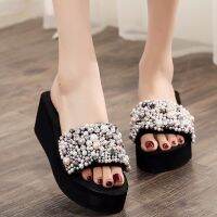 beach slippers female seaside resort outside a word is cool procrastinate summer new fashion to thick wedge bottom anti-slip