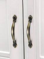 High-end light luxury wardrobe cabinet drawer cabinet door handle green bronze handle European modern minimalist Nordic single hole