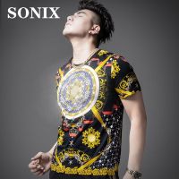 SONIX เสื้อยืดผู้ชายผ้าไอซ์ซิลค์แขนสั้น,เสื้อผู้ชายสไตล์ยุโรปติดเพชรแวววาวเข้ารูปแขนห้าส่วนแฟชั่นเทรนด์สำหรับผู้ชายสำหรับฤดูร้อน2021