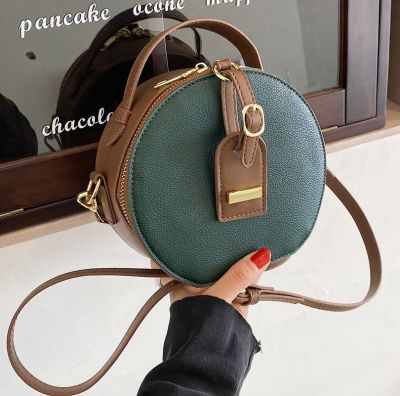 Niche senior female feeling small bag 2022 new joker ins texture inclined shoulder bag web celebrity hot style small round BaoChao