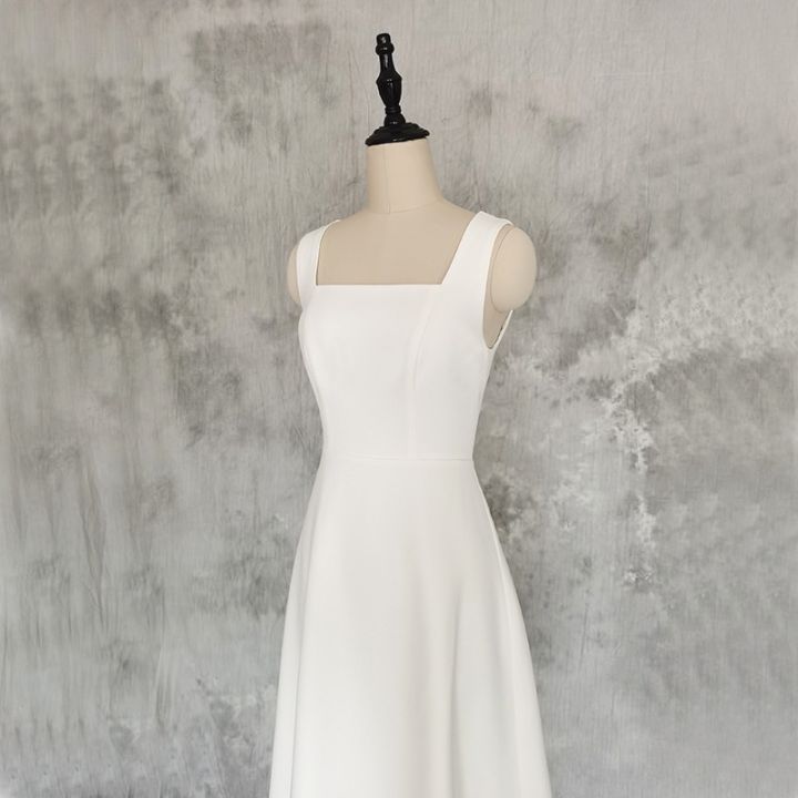 ชุดเดรสผ้าซาตินสีขาวทรงสี่เหลี่ยมชุดเดรสพอดีเพรียวคอปกใบอนุญาตแบบเรียบง่ายของฝรั่งเศส-qh126