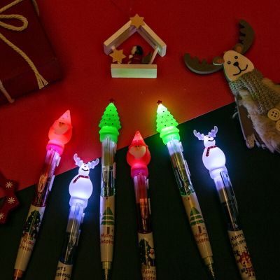 ปากกาลูกลื่น มีไฟ ปากกาคริสต์มาสน่ารัก ปากกาน่ารัก ปากกามีไฟ ปากกาคริสมาสมีไฟ เหมาะกับของขวัญคริสต์มาส ของขวัญตามเทศกาล คละลาย