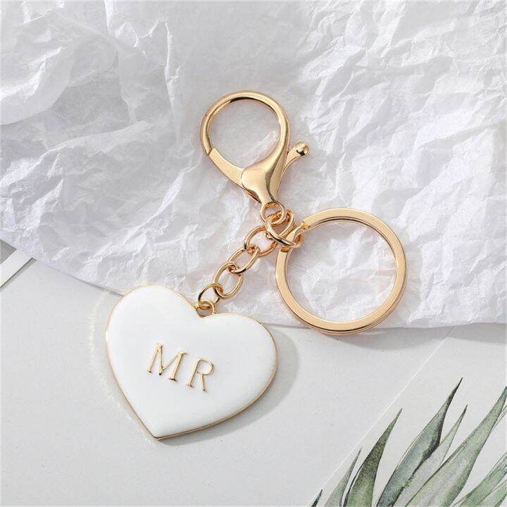 yf-simple-alloy-black-white-peach-heart-keychain-mr-mrs-love-bag-pendant-accessories-fashion-charm-lover-keyring-gifts