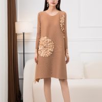 Fold the new big dress 2022 fall temperament loose big yard fat MM cover meat show thin dress in a pint