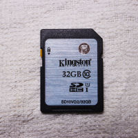 Kingston SDHC 32GB Memory Card SD10VG2/32GB SD Card 32 GB (SD10VG2) Digital SDHC Class 10 UHS-I 45R/10W Flash Memory Card, waterproof, temperature proof, shock and vibration proof and X-ray proof, ideal for cinema-quality full HD video and 3D video