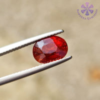 พลอยสเปคซาไทน์ 2.84 ct. Natural Spessartite สีแดงอมส้ม รูปร่างไข่ ประกายเล่นไฟค่อนดี รูปร่างไข่ พลอยดิบ ไม่มีการเผา ภายในเนื้อพลอยมีตำหนิ