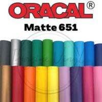 สติ๊กเกอร์ Oracal651 ของแท้จากเยอรมัน สำหรับติดรถยนต์ และ พื้นผิวที่ต้องการ ขนาดตัดแบ่ง 10ซม มีหลากหลายโทนสีให้เลือก รูปแบบด้าน