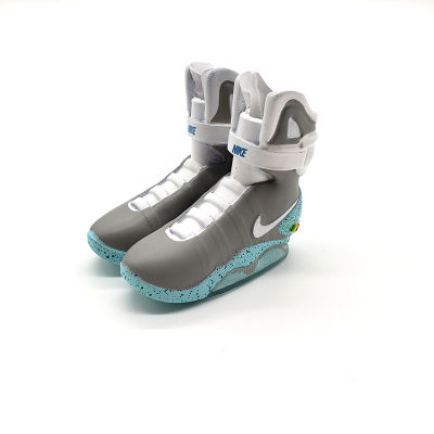 New styleAJ ที่แขวนพวงกุญแจ 3D พวงกุญแจโมเดลรองเท้าผ้าใบสามมิติย้อนกลับไปในอนาคต MAG ของเล่นทำมือทำจากไวนิล