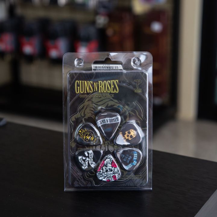 perris-guns-n-roses-pick-set-ปิ๊กกีตาร์ลิขสิทธิ์แท้-official-licensing-บริการเก็บเงินปลายทาง