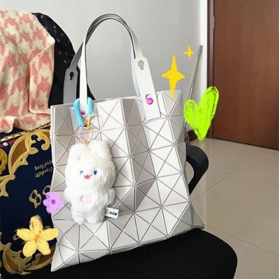 MLBˉ Official NY Japan new March limited matte colored nails six-grid geometric diamond shoulder bag fashion hand shopping bag
