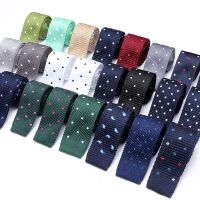 (Celebrity Menswear) Linbaiway 5.5Cm Mens Suits Knit Tie เนคไทธรรมดาสำหรับงานแต่งงาน Tuxedo Casual Polka Dots Skinny Gravatas Cravats โลโก้ที่กำหนดเอง