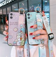 {Haojia เคสโทรศัพท์} เคสโทรศัพท์สายรัดข้อมือ Sumikko Gurashi น่ารักสำหรับ iPhone 14 14Pro 13 12 11 Pro XS Max SE XR 8 Plus ปลอกสายรัดข้อมือรูปการ์ตูนมีสายคล้อง