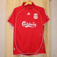 เสื้อฟุตบอลย้อนยุค เกรด Retro ลิเวอร์พลู สีแดง ปี 2006 Home สกรีนชื่อ GERRARD, TORRES, SUAREZ  ได้ (ถ่ายจากสินค้าจริง ตรงปก 100%)