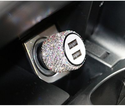 คริสตัลเพชรปลอมทำด้วยมือระยิบระยับติดเพชรที่ชาร์จแบตในรถ USB คู่สำหรับตกแต่งรถยนต์ที่ชาร์จไฟบนรถยนต์อย่างรวดเร็ว