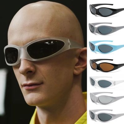 แว่นตากันแดดห่อรอบๆผู้หญิง Y2K ผู้ชายสีเงินแห่งอนาคตเทคโนโลยีสไตล์สปอร์ต UV400เฉดสีแว่นตากันแดด