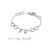 Fyne Fories Your Song Bracelet ?  Choose Your Letter ♡ สร้อยข้อมือ สายลายวงกลมต่อกัน ห้อยตัวอักษรและหินกลม เลือกตัวอักษรได้ ♡ fynefories