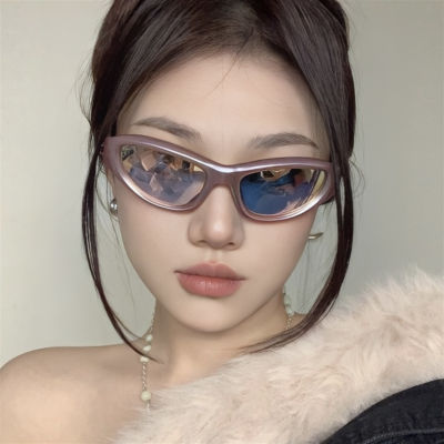 แว่นตากันแดดทับทิมสำหรับผู้หญิงสไตล์เกาหลีอ่อนหวาน Y2K สไตล์มิลเลนเนียมแว่นตากันแดดสำหรับเด็กผู้หญิงแว่นกันแดดสุดล้ำไซเบอร์พังค์สำหรับผู้ชายรูปทรงเว้าแว่นกันแดด