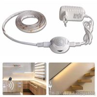 【LZ】∈✚  Wireless PIR Motion Sensor LED Strip Lights 12V Waterproof Auto on/off Closet Kitchen Cabinet LED Light lamp Tape Home Decorate