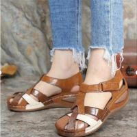 【ready stock】Plus size European and American retro round-headed wedge ladies gladiator sandals cross-buckle sandals