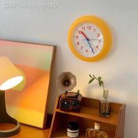 นาฬิกาแขวนผนังพลาสติกสีเหลืองแบบทันสมัย Lmcbmz490บ้านห้องนั่งเล่นน่ารักโต๊ะตกแต่งของขวัญที่สร้างสรรค์สำหรับเด็กไร้เสียงห้องนอน
