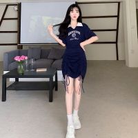 เสื้อผ้าแฟชั่นสำหรับสุภาพสตรี Big wind polo dress code college female fat MM covered belly show thin design feeling draw string fold bag hip skirt