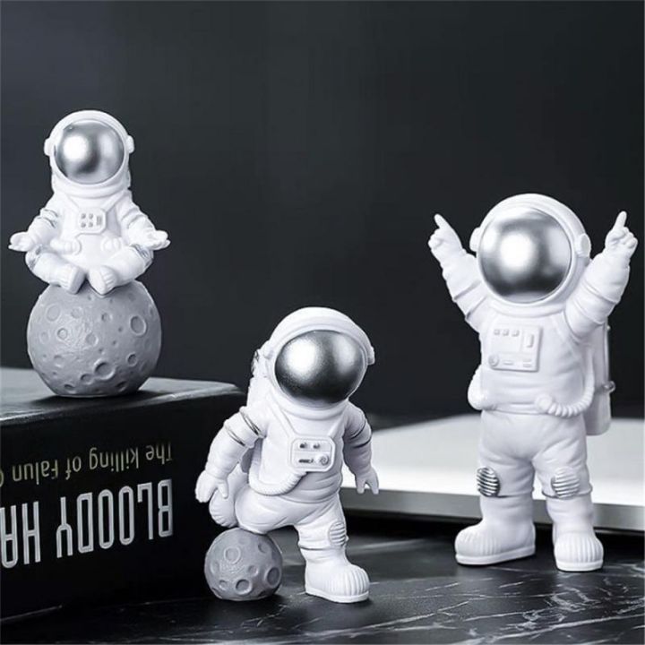 resin-crafts-astronaut-ornaments-miniatures-home-desktop-ornament-office-home-decoration-accessories-desktop-model-birthday-gift